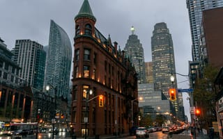 Картинка Торонто, Канада, город, города, здания, улица, вечер, сумерки, дождь
