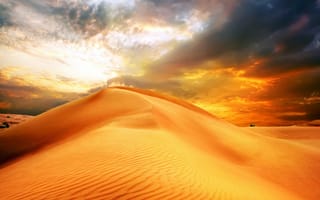 Картинка пустыня, песок, песчаный, дюна, засушливый, холм, бархан, природа, облака, туча, облако, тучи, небо, вечер, закат, заход