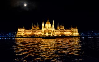 Картинка Будапешт •парламент•,  Луна,  Вода,  Вечер,  Дунай,  Венгрия,  Парламент,  Будапешт