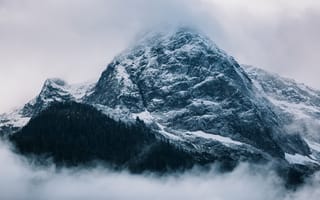 Картинка Mountain Covered by Mist,  4K,  Mist,  Covered,  Гора