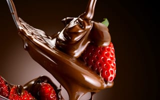 Картинка клубника, a spoon, dessert, клубника в шоколаде, десерт, chocolate-covered strawberries, сладость, ложка, sweet, strawberry