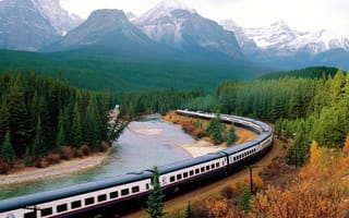Картинка лес, поезд, состав, вагоны, река, горы, природа