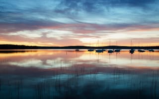 Картинка США, Новая Англия, вода, небо, Lake Massabesic, утро, Нью-Гэмпшир, лодки, озеро Масабеси, отражения