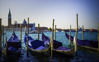 Картинка Венеция, Италия, город, города, здания, лодка, гондола