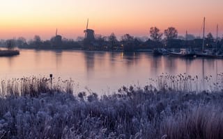 Картинка Нидерланды, озера, озеро, природа, вода, пейзаж, мельница, река, зима, иней, вечер, сумерки, закат, заход