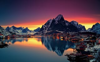 Картинка Рейне, гора, фьорд, океан, скала, поселок, острова, Лофотены, Лофотенские острова, Норвегия, горы, природа, отражение, вечер, закат, заход
