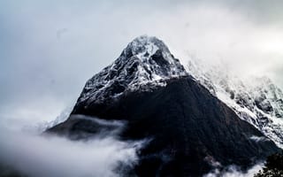 Картинка горы, гора, природа, скала, вершина, облачно, облачный, облака, туман, дымка
