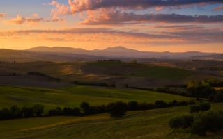Картинка Тоскана, Италия, природа, холм, поле, облака, туча, облако, тучи, небо, вечер, закат, заход, пейзаж