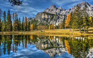Картинка горы, гора, природа, пейзаж, лес, деревья, дерево, вода, озеро, пруд, отражение, осень