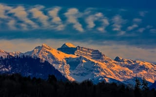Картинка закат, снег, деревья, небо, горы, облака