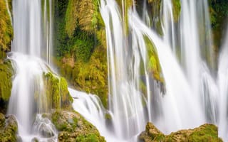 Картинка скалы, горы, водопад, растение, Босния и Гецеговина, Кравице