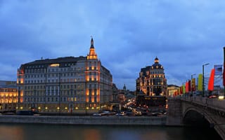 Картинка Москва, Россия, город, города, здания, вечер, ночной город, ночь, огни, подсветка, мост