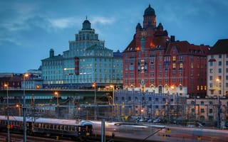Картинка Стокгольм, Швеция, город, города, здания, архитектура, поезд, железная дорога, ночь, темнота, вечер