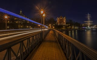 Картинка Стокгольм, Швеция, город, города, здания, мост, ночь, темнота, ночной город, огни, подсветка