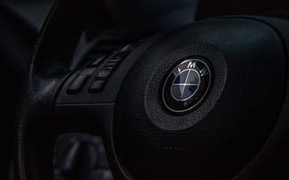 Картинка BMW, бмв, машины, машина, тачки, авто, автомобиль, транспорт, эмблема, лого, макро, крупный план, amoled, амолед, черный