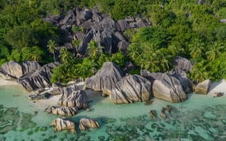 Картинка Сейшелы, остров, скала, пейзаж, природа, джунгли, лес, тропический, тропики, море, океан, вода, сверху, c воздуха, аэросъемка, с дрона