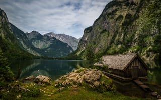 Картинка Альпы, горы, гора, природа, пейзаж, скала, озеро, пруд, вода, дом
