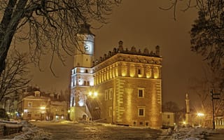 Картинка Sandomierz, Сандомир, деревья, Poland, снег, Польша, город, здания, дома, ночь, зима, фонари
