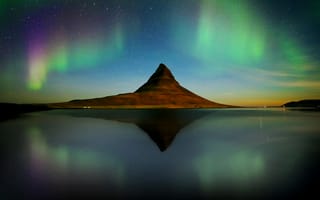 Картинка полярные сияния, горы, озеро, зеркало, Исландия, Kirkjufell, отражение