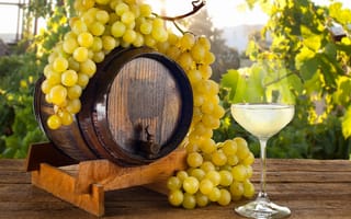 Картинка Grapes, виноград, янтарный, виноделие, белое, жёлтый, бочка, ягоды, вино, vine, напиток, бокал
