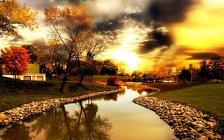 Картинка золотое небо, река, деревья