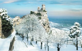 Картинка Италия, снег, деревья, зима, замок, San Marino, город