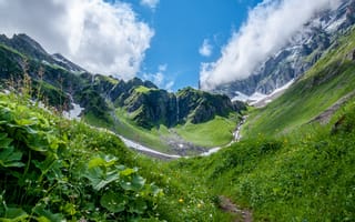 Картинка Switzerland, луг, ущелье, горы, облака, трава