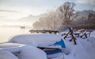 Картинка зима, лодки, утро, снег, озеро