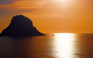 Картинка море, скала, горизонт, солнце, полдень
