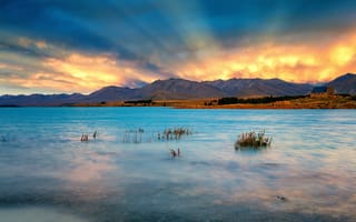 Картинка Lake Tekapo, лучи, горы, тучи, закат, озеро, New Zealand