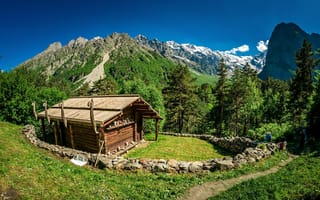 Картинка Северная Осетия, дом, деревья, лес, домик, природа, скалы, пейзаж, горы