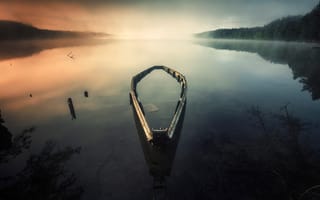 Картинка Carlos M. Almagro, лодка, photo, старая, дымка, озеро, вечер
