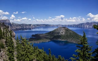 Картинка Crater Lake National Park, деревья, облака, камни, небо, озеро, Канада, остров, скалы