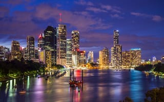 Картинка ночь, река, огни, небоскребы, Brisbane, дома, Австралия, лодки
