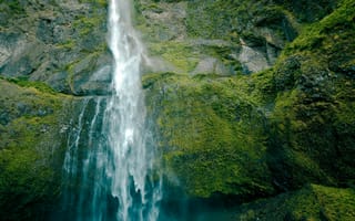 Картинка landscape, скалы, water, вода, rocks, moss, природа, водопад, greenery, waterfall, мох, зелень, 2560x1600, nature, камни, пейзаж