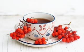 Картинка чай, чашка, блюдце, осень, ягоды, рябина