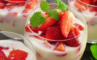 Картинка десерт, strawberries, yogurt, сладкое, еда, клубника, cream, ягоды, dessert