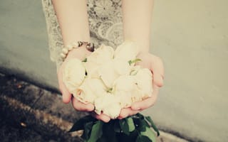 Картинка руки, розы, браслет, белые