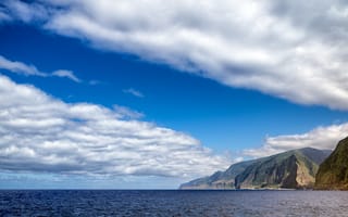 Картинка океан, берег, остров Мадейра, волны, Португалия, облака, небо