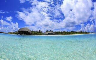 Обои облака, люди, небо, бунгало, Мальдивы, отдых, остров, пальмы, море, песок, пляж