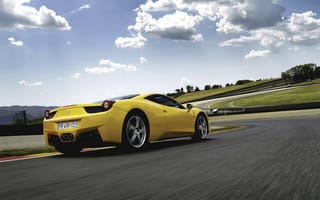 Картинка 458, облака, Авто, небо, Желтый, Спорткар, Italia, Машина, вид сзади, Феррари, Ferrari