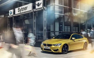Картинка BMW, Coupe, жёлтая, F82, Tomirri photography, пешеходы, M4, бмв, yellow