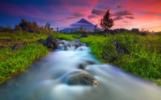 Картинка Гора, трава, ручей, камни, вулкан, выдержка, поток, небо, закат, река