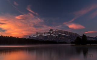 Обои Two Jack Lake, озеро, рассвет, Banff National Park, природа