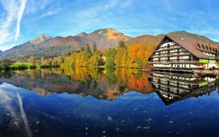 Обои природа, осень, отражение, дом, горы, озеро