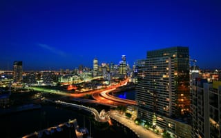 Картинка Melbourne, развязка, ночь, дома, огни, Australia, квартал, улица, небоскреб, мельбурн, панорама, хайвэй
