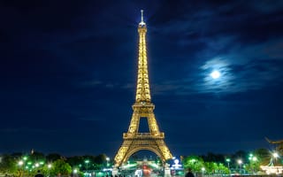 Картинка Париж, облака, ночь, башня, небо, огни