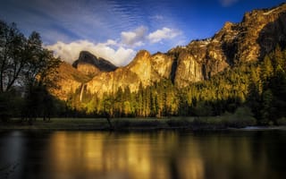 Картинка Yosemite National Park, закат, небо, деревья, Сьерра-Невада, горы, река, облака, США