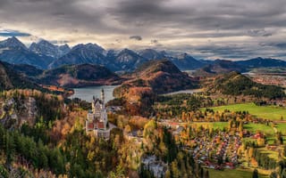 Картинка Германия, Бавария, город, замок Нойшванштайн, небо, озеро, деревья, горы