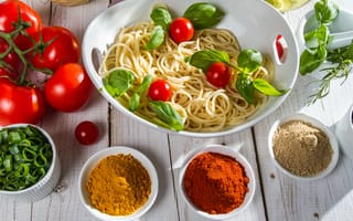 Картинка спагетти, масло, зелень, помидоры, приправа